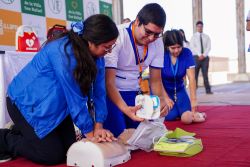 MUNICIPALIDAD DE ILLAPEL FORTALECE LA SEGURIDADCON DESFIBRILADORES PARA ESTABLECIMIENTOS EDUCACIONALES.